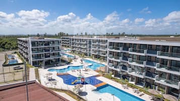3 piscinas externas