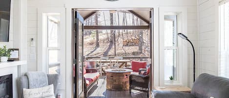 Smart TV, fireplace, DVD player