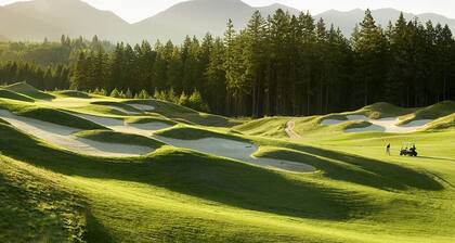 New Cozy 1 Bedroom ADU unit with your own private entrance and Kitchenette