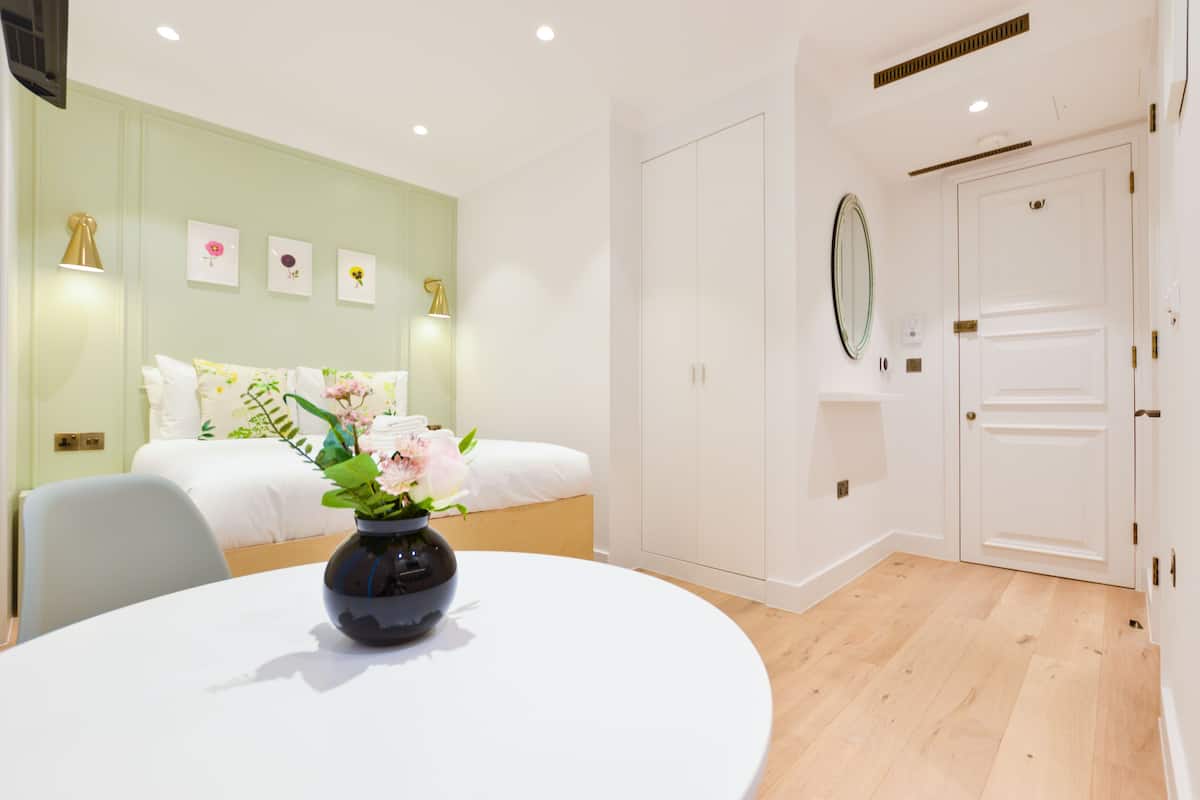 Standard Studio Apartment | Allergitestet sengetøy, strykejern/-brett og wi-fi (inkludert)
