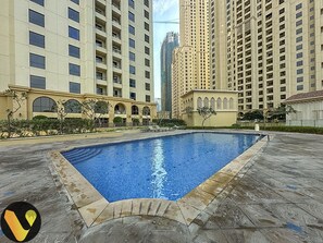 Outdoor pool - Jumeirah Beach Residence beach access (Dubai)