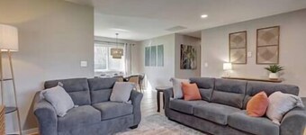 Beautiful 3 BR/2 Bath Very Close to IU & Downtown