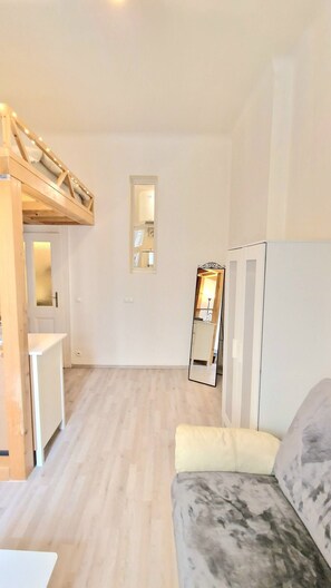 Smart TV - Your Prague Home (Hlavní mesto Praha)