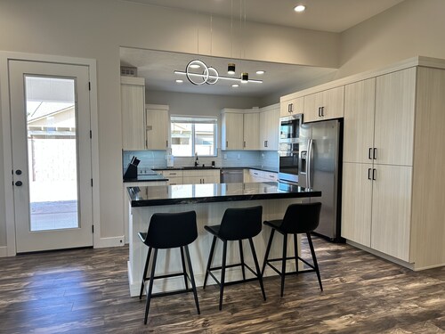 Modern Mesquite New Home perfect for golfers and families alike.