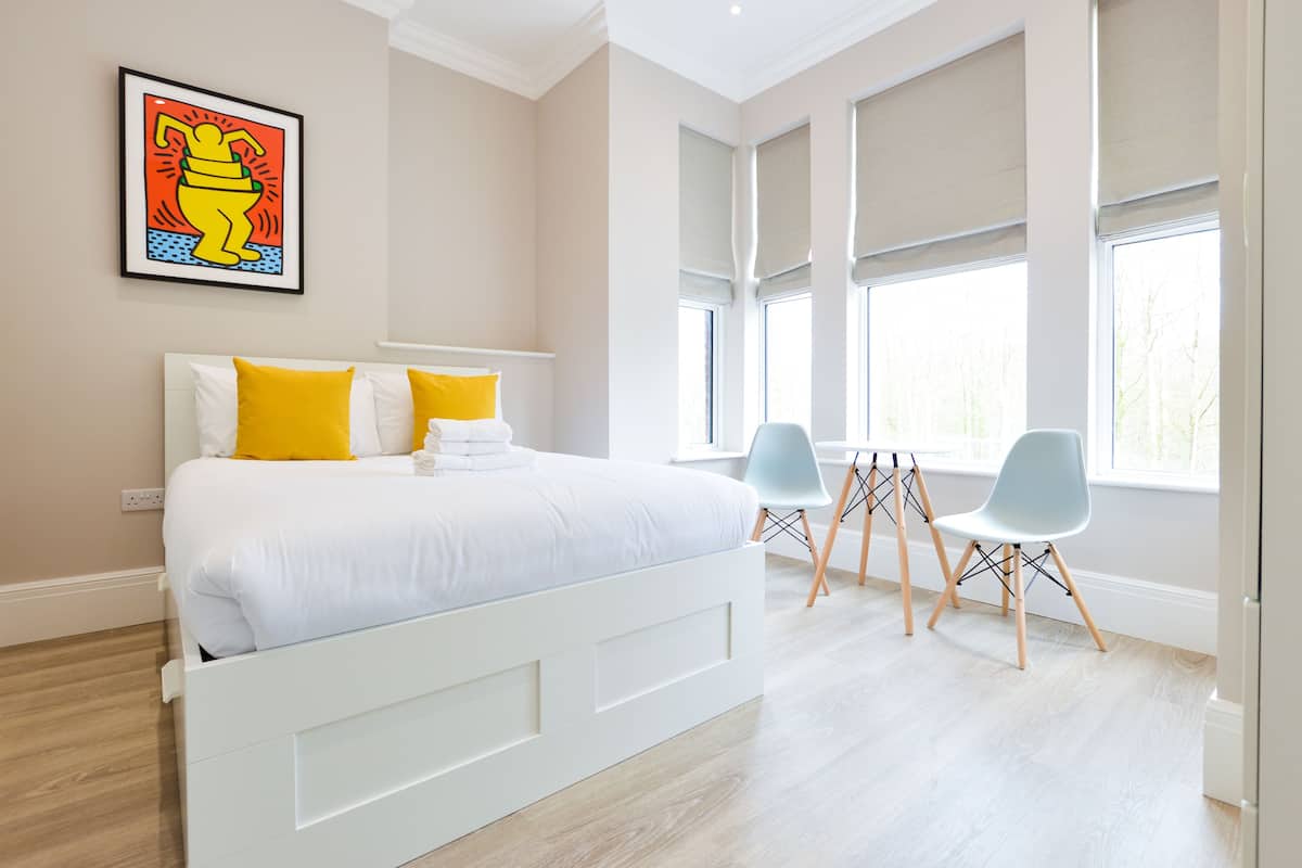 Small Studio Apartment | 저자극성 침구, 다리미/다리미판, 무료 WiFi