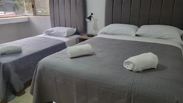 Casa básica | 5 habitaciones y wifi gratis