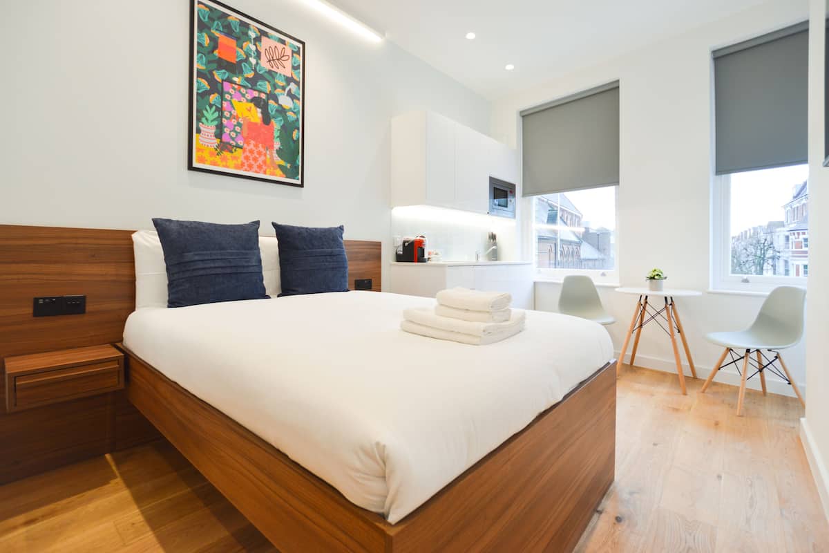 Standard Studio Apartment | Allergitestet sengetøy, strykejern/-brett og wi-fi (inkludert)