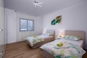 2 bedrooms, internet