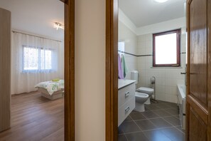 Douche, bidet