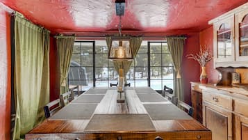 Tempat makan keluarga