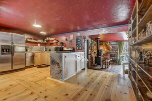 独立别墅 | 私人厨房 | 冰箱、微波炉、烤箱、厨具/餐具