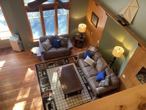 Smart TV, books, stereo