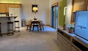 Dining - A quiet, stylish and cozy retreat. (Page)