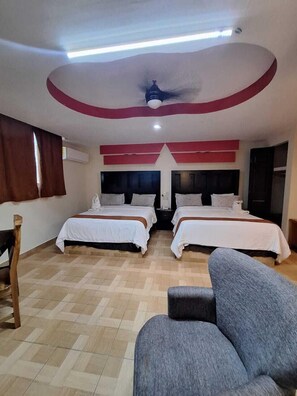 Family Room | Desk, free WiFi, bed sheets - Hotel San Rafael Poza Rica (Poza Rica)