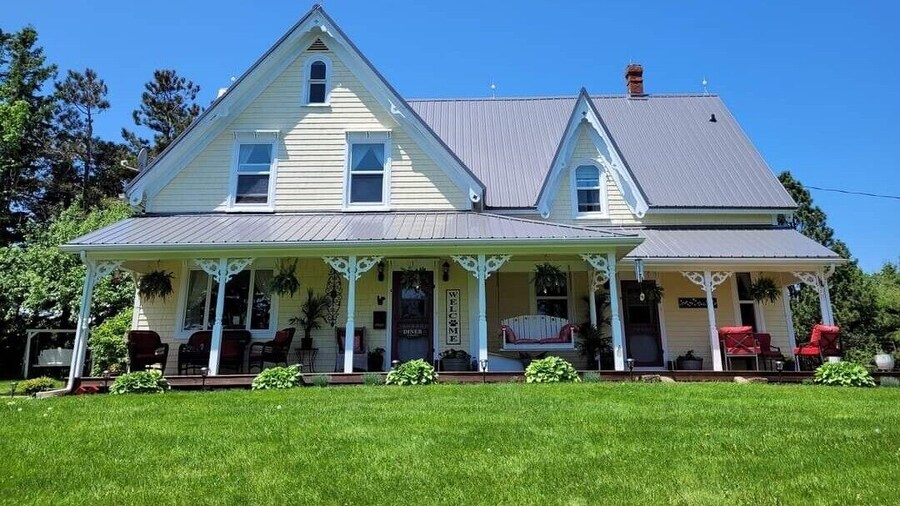 Clinton Pond Bed and Breakfast