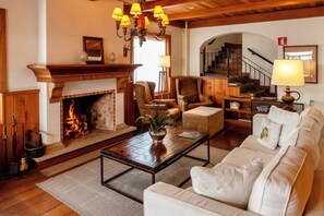 Téléviseur à écran plat de 32 po avec télévision par câble