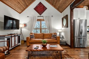 Smart TV, printers - Pool & Hot Tubs | 2 Homes Near Main St (Fredericksburg)