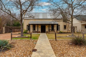 Exterior - Pool & Hot Tubs | 2 Homes Near Main St (Fredericksburg)