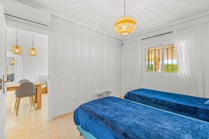 2 chambres, fer et planche à repasser, Wi-Fi gratuit, draps fournis