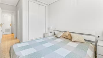 2 chambres, fer et planche à repasser, Wi-Fi gratuit, draps fournis