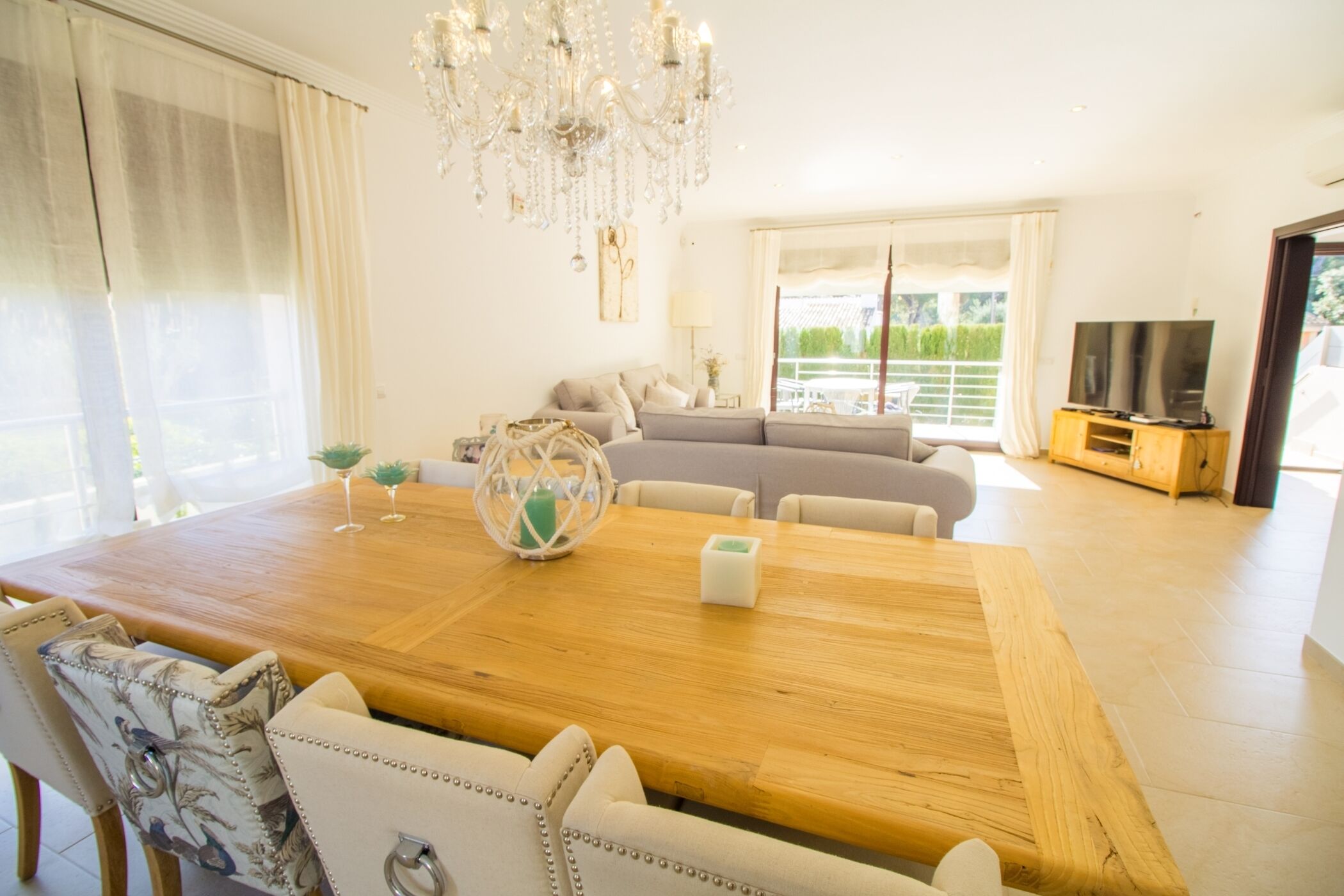 Smart-TV og stereoanlegg