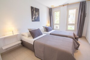 2 bedrooms, iron/ironing board, internet, bed sheets - Beautiful Apartment with wifi and A/C (Port de Pollença)