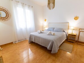 3 bedrooms, iron/ironing board, internet - Magnificent house a few meters from the beach with A/C (Puerto de Pollensa)