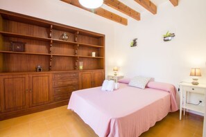 4 Schlafzimmer, Bügeleisen/Bügelbrett, Internetzugang, Bettwäsche