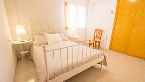 3 bedrooms, iron/ironing board, Internet, bed sheets - Lovely apartment a few meters from the beach (Port de Pollença)