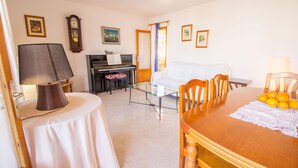TV - Lovely apartment a few meters from the beach (Port de Pollença)