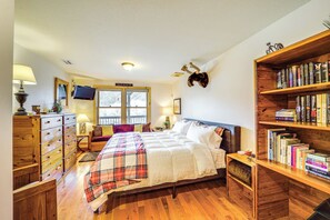 3 habitaciones, escritorio, tabla de planchar con plancha y wifi 