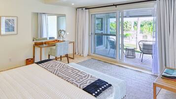 2 bedrooms, in-room safe, desk, iron/ironing board