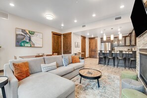 Living area - Blackstone By Lespri Management  (Park City)