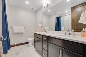 Bathroom - Blackstone By Lespri Management  (Park City)
