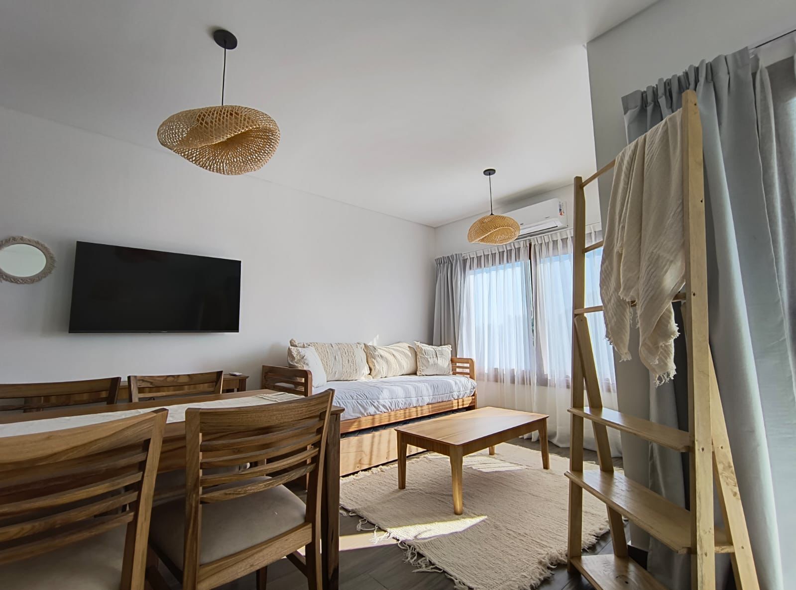 Comfort Studio | Living area | Flat-screen TV