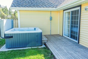 Terrace/patio - Ocean Drive Suites with Easy Access to Beaches and Golf (Stanley Bridge)