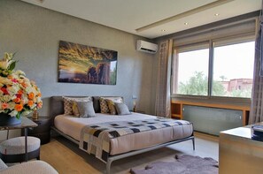 4 habitaciones, tabla de planchar con plancha, cuna de viaje y wifi 