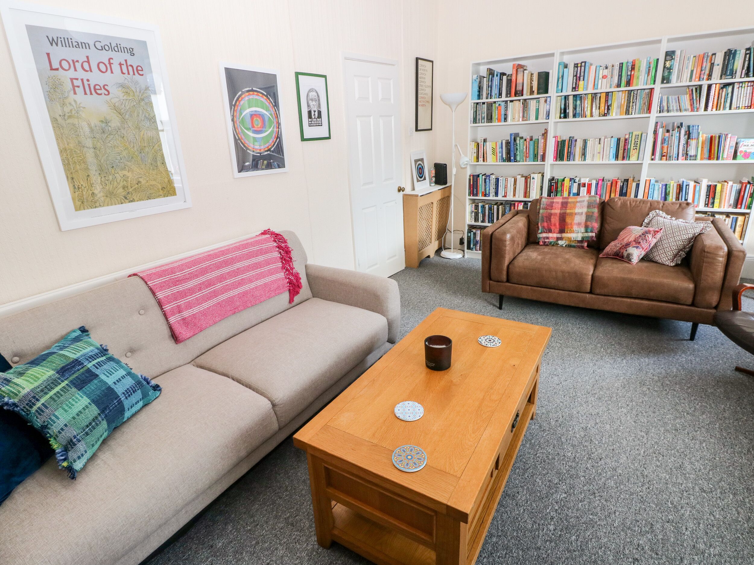 The Bookshelf, Pet Friendly, Character Holiday Cottage In Mumbles - Swansea