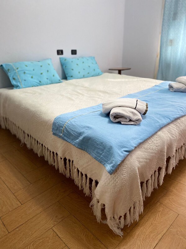 4 bedrooms, iron/ironing board, travel cot, WiFi