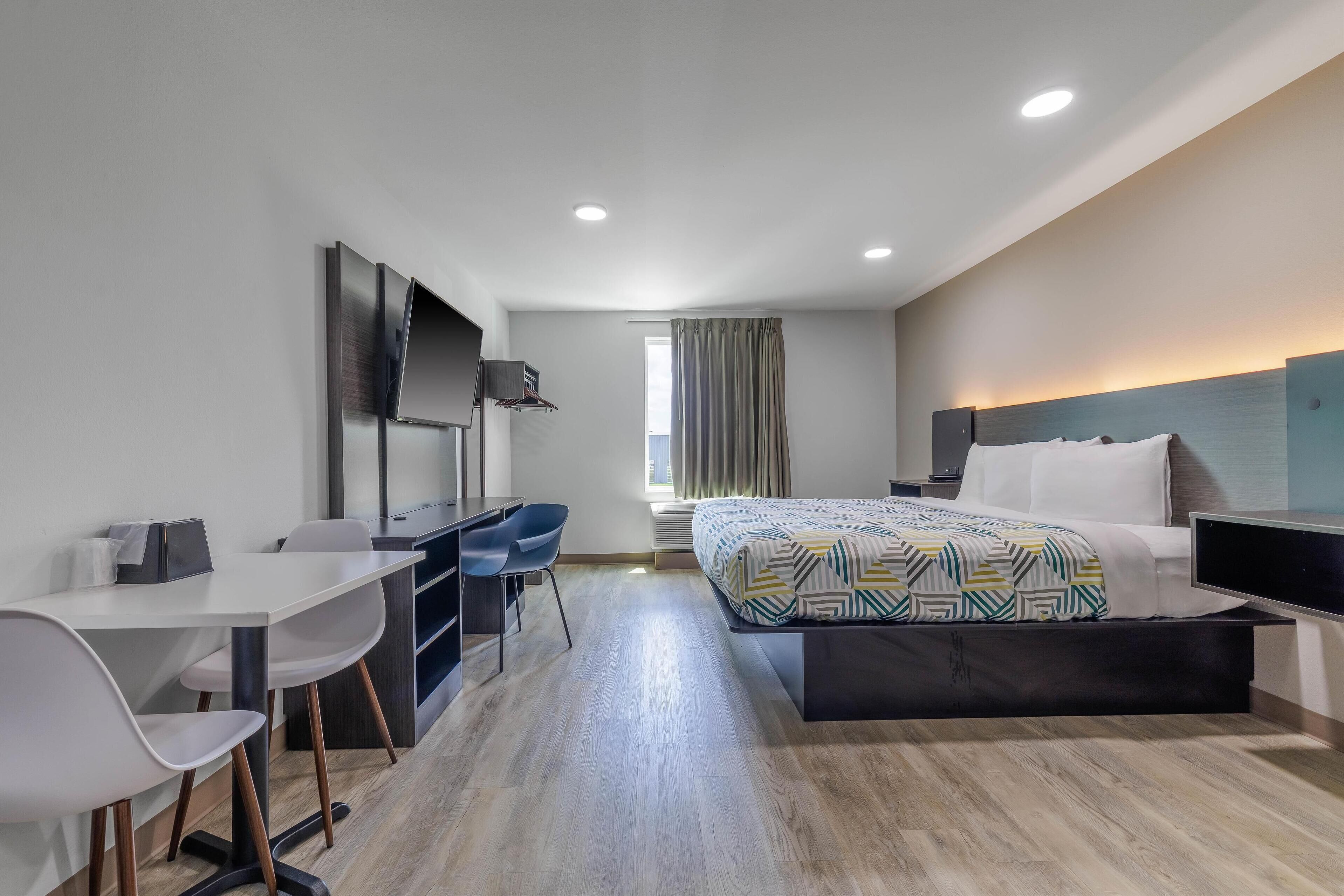 Desk, blackout drapes, free WiFi, bed sheets