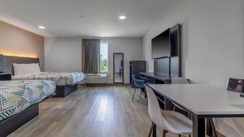 Skrivbord, mörkläggningsgardiner, gratis wi-fi och sängkläder