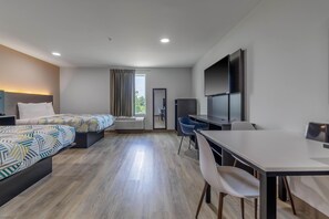 Skrivebord, blendingsgardiner, wi-fi (inkludert) og sengetøy