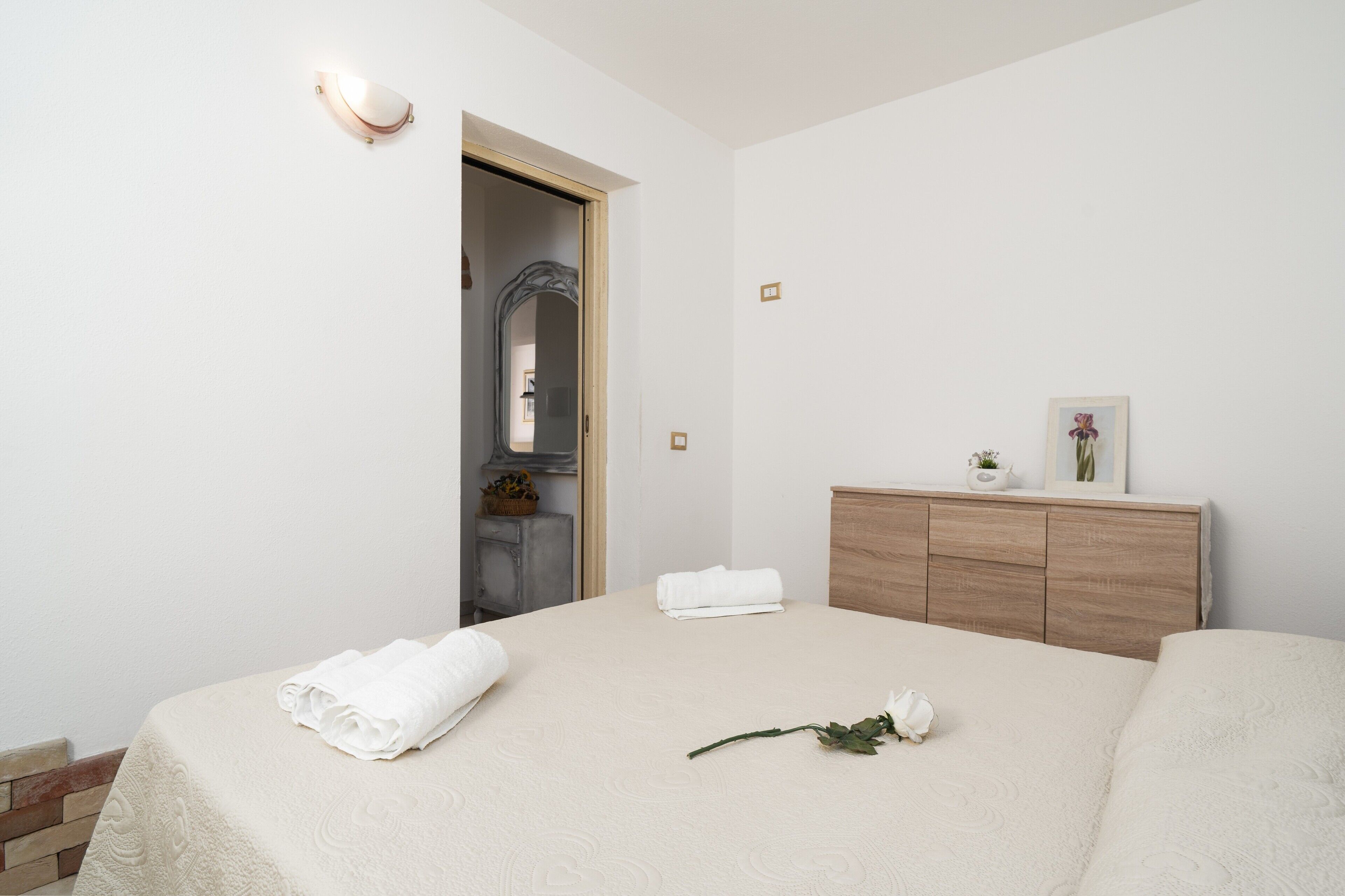 1 quarto, Wi-Fi de cortesia, roupa de cama