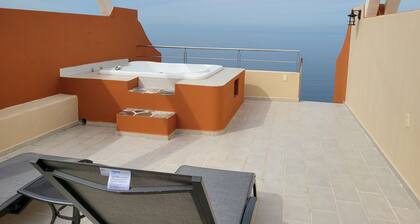 Incredible views!! 1 bedroom condo with large terrace #504 at Vista Encantada!