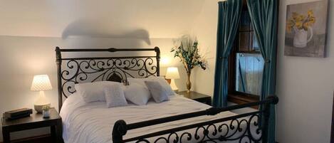 1 habitación, escritorio, tabla de planchar con plancha y wifi gratis