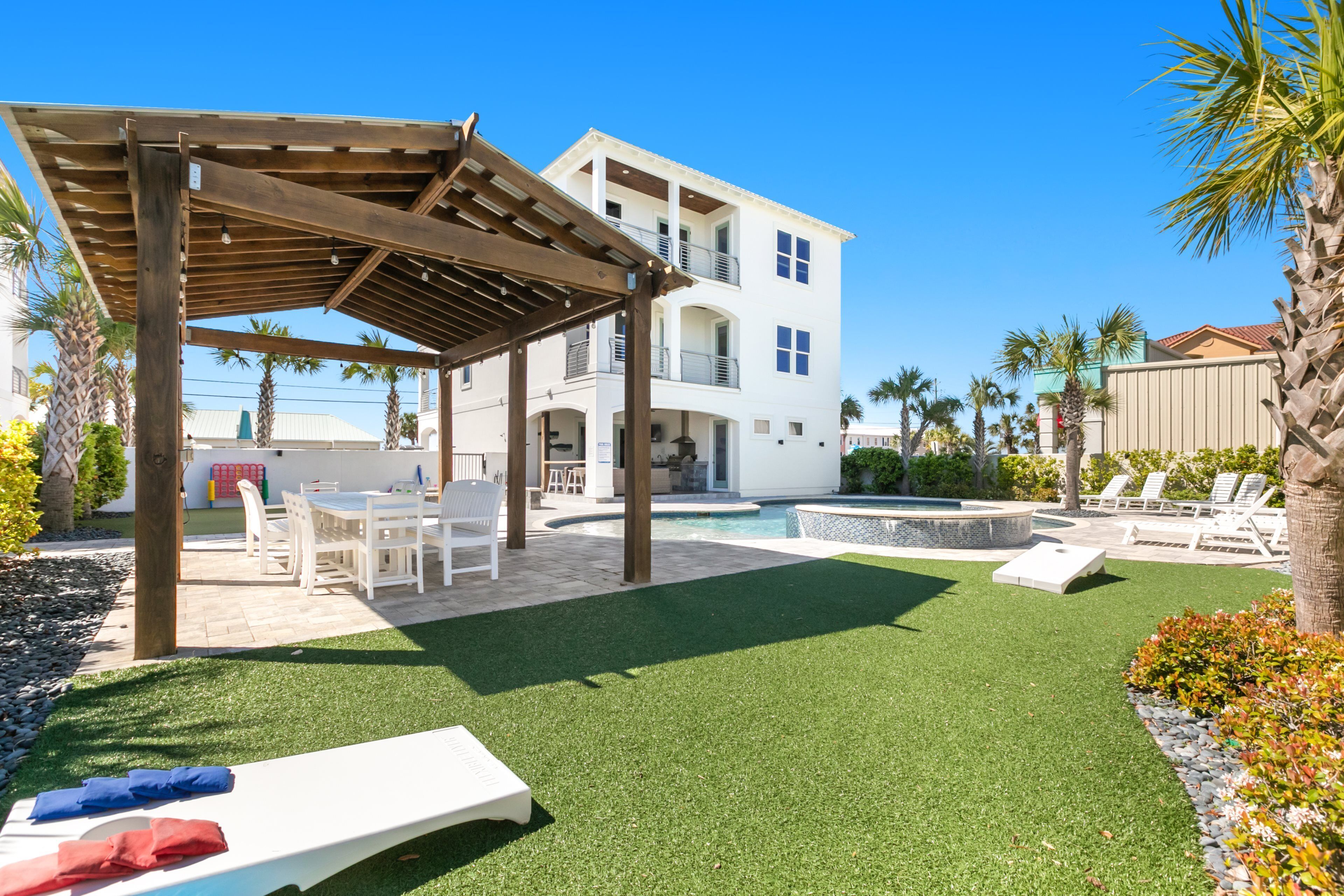 Blue Whale: Your Luxury Beach Escape - Golf Cart Included!