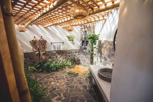 Domo Deluxe | Bathroom