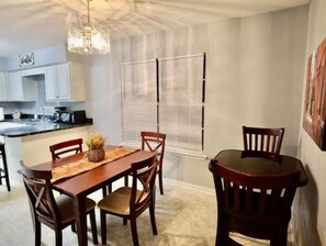 Dining - Nene’s Cozy Corner (Orangeburg)