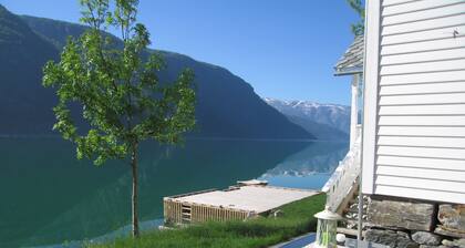 Romantisk Ugenert Feriehus ved den Uberørte Osafjorden Innerst i Hardanger