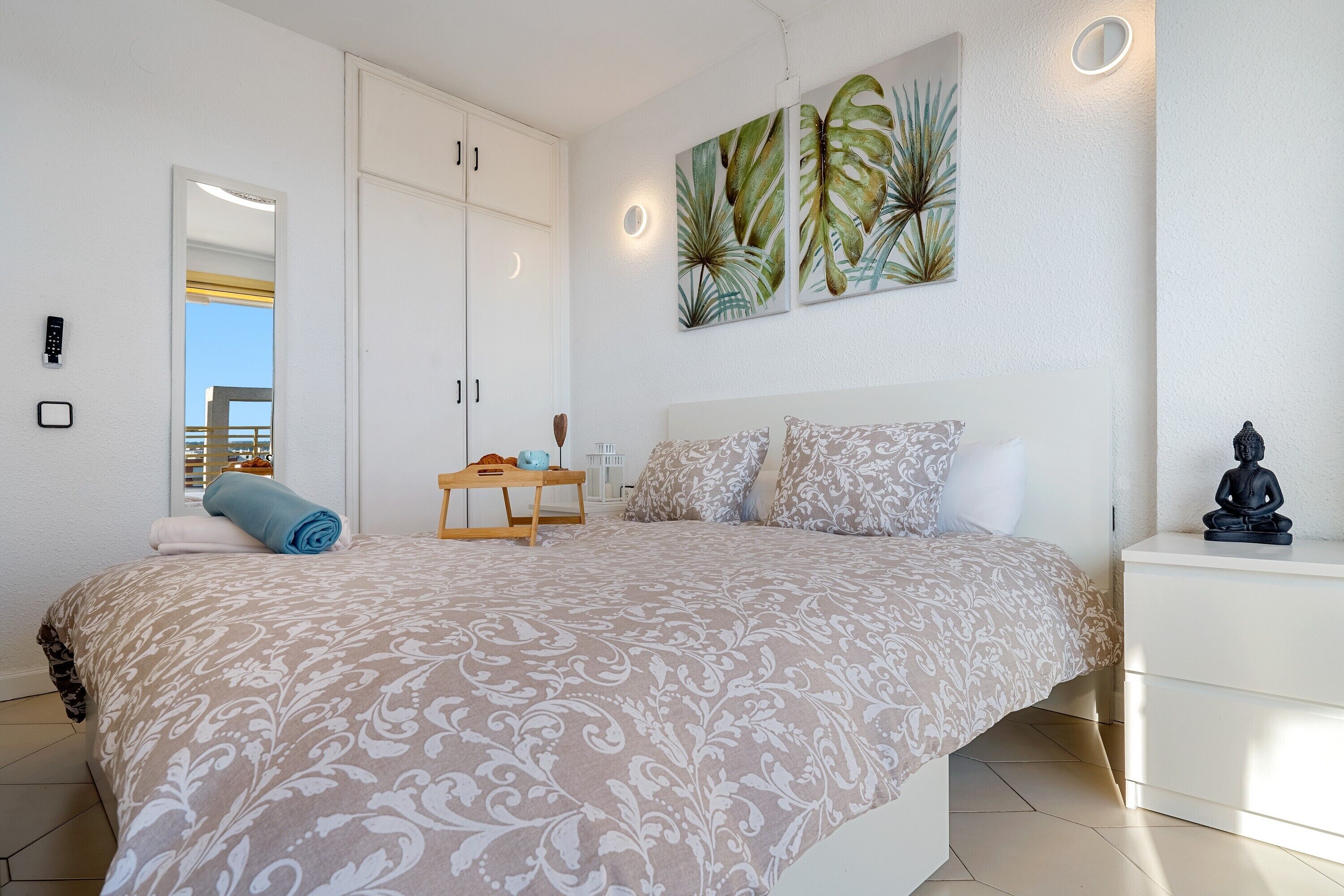 1 dormitorio, tabla de planchar con plancha, wifi gratis y ropa de cama